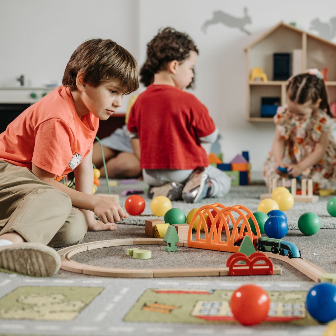 image of autistic kids getting therapy